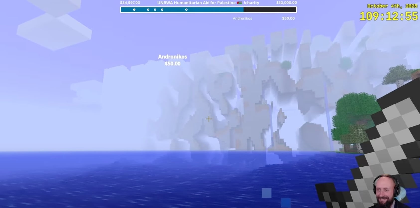 Стример Minecraft провел 14 лет, идя в 